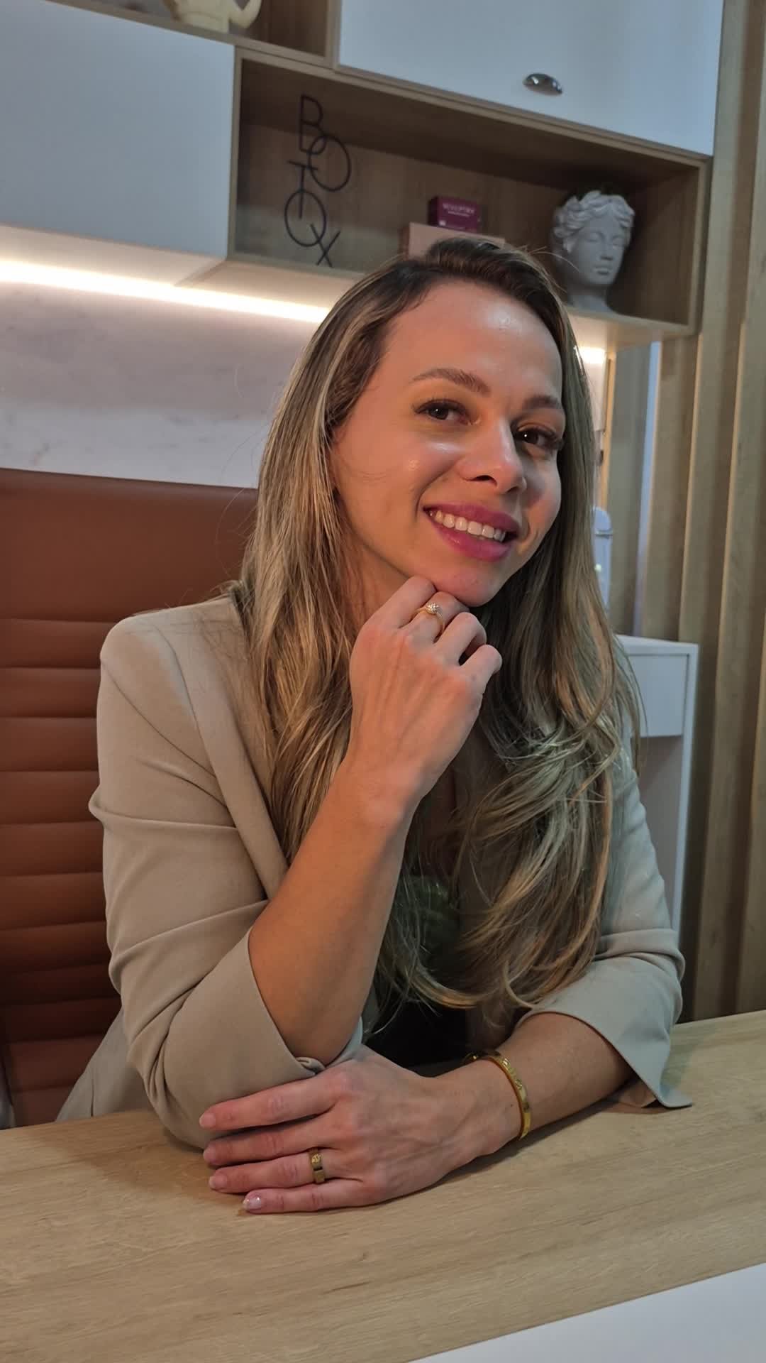 Assista um recado da Bruna